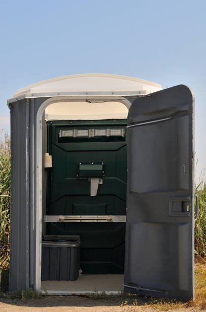 Best Portable toilet rental cost  in Carlyle, IL